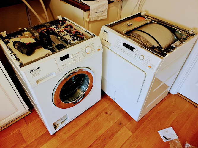 Brisbane Professional Appliance Repairs in Holland Park